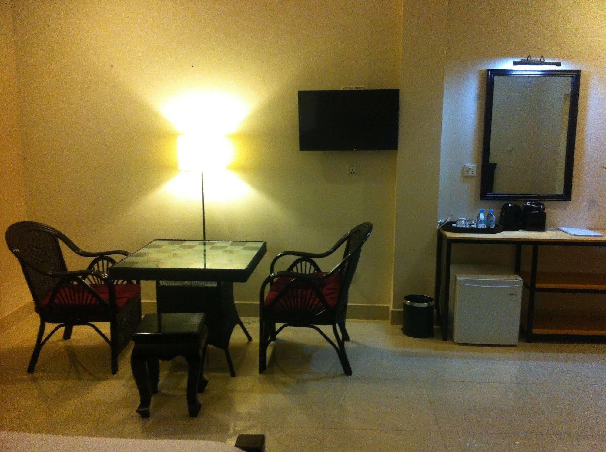 Hotel Ofuro Phnom Penh Esterno foto