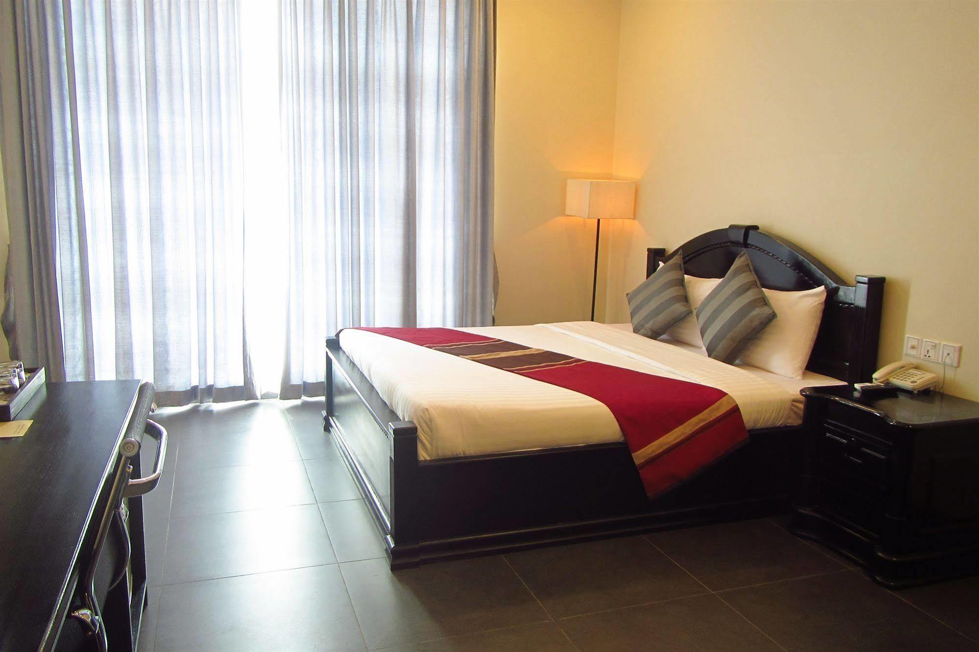 Hotel Ofuro Phnom Penh Esterno foto